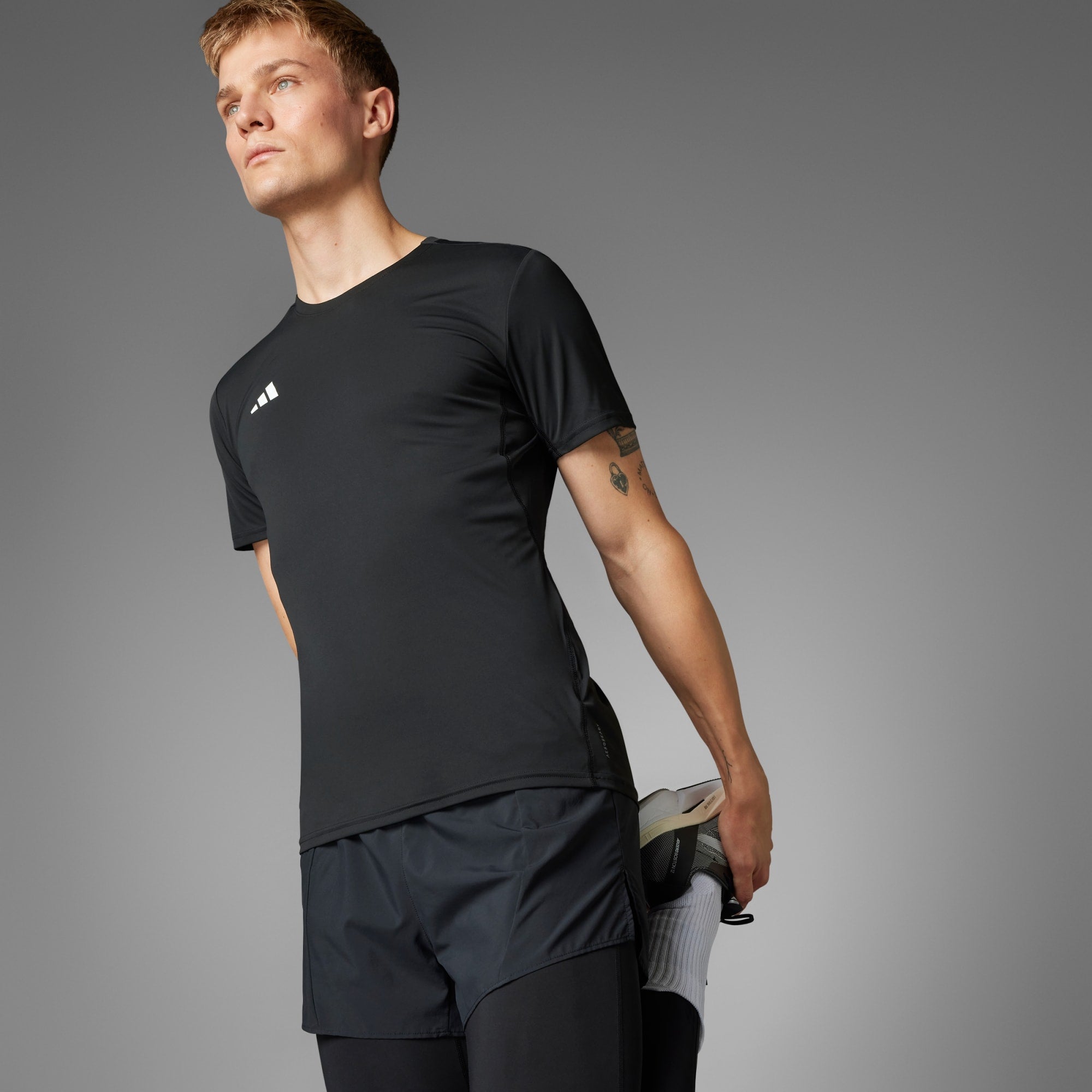 ADIDAS MEN'S ADIZERO ESSENTIALS RUNNING BLACK TEE