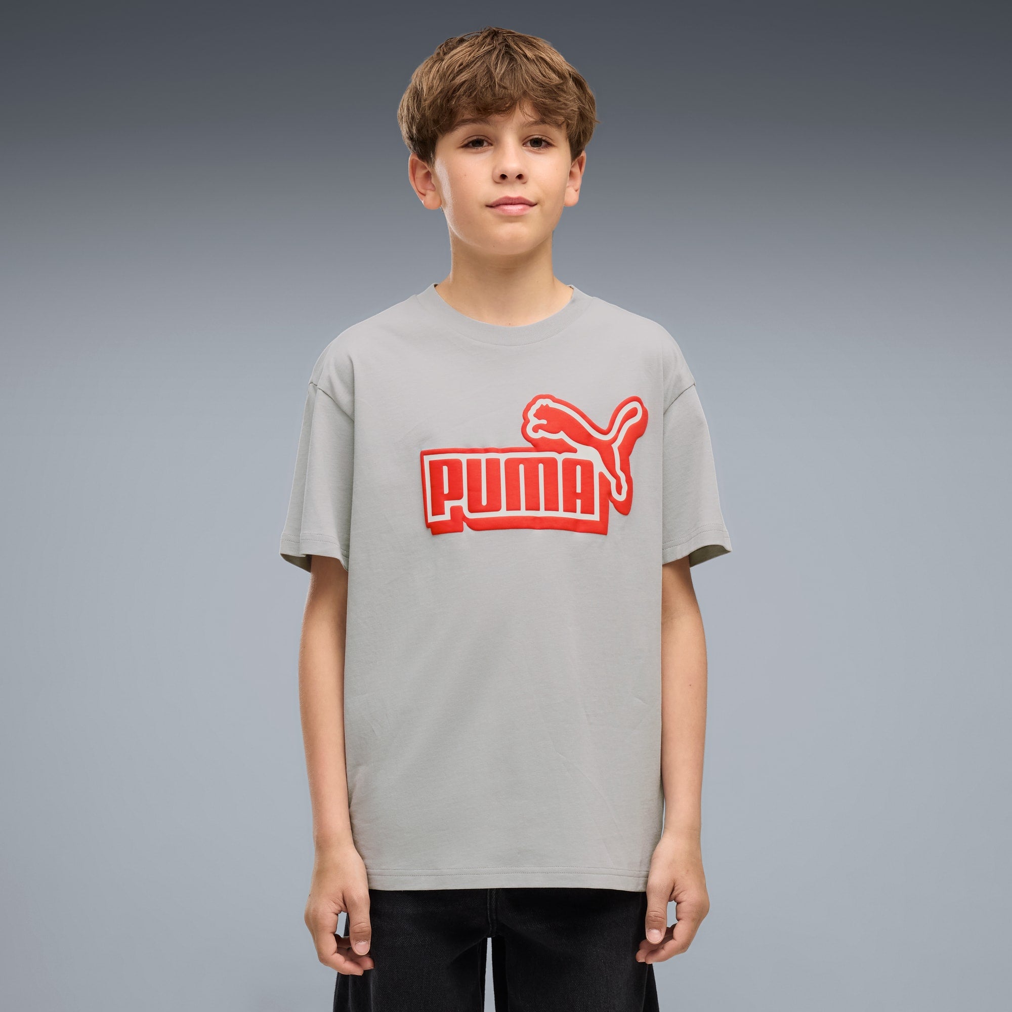 PUMA KID'S ESSENTIALS LOGO LAB RELAXED GRAPHIC GREY/RED TEE