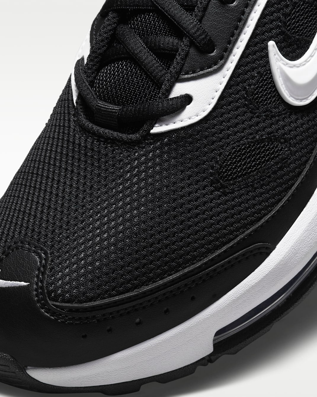 NIKE MEN'S AIR MAX AP BLACK/WHITE SNEAKER SHOES