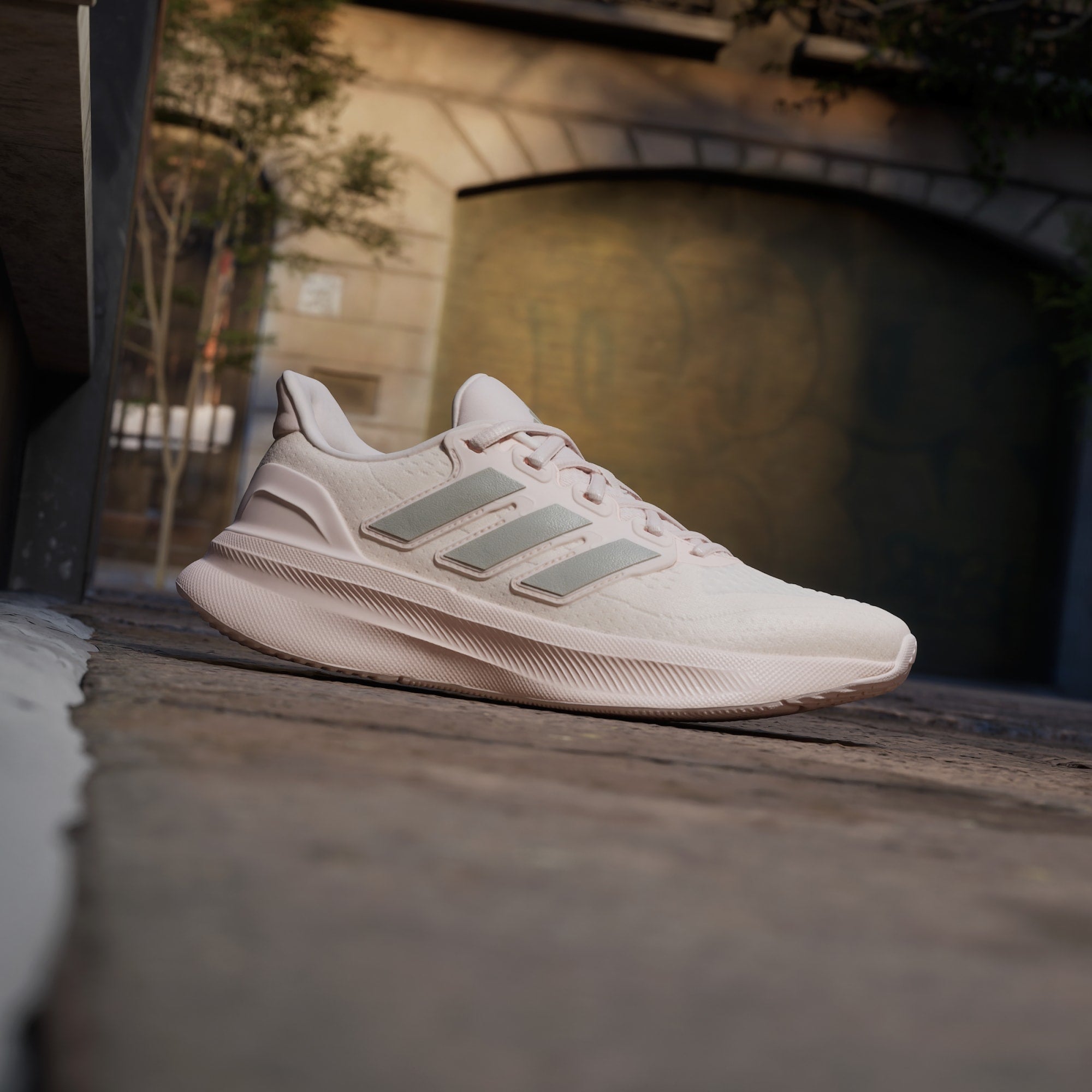 Adidas Women's Ultra Run 5 Beige/Gold