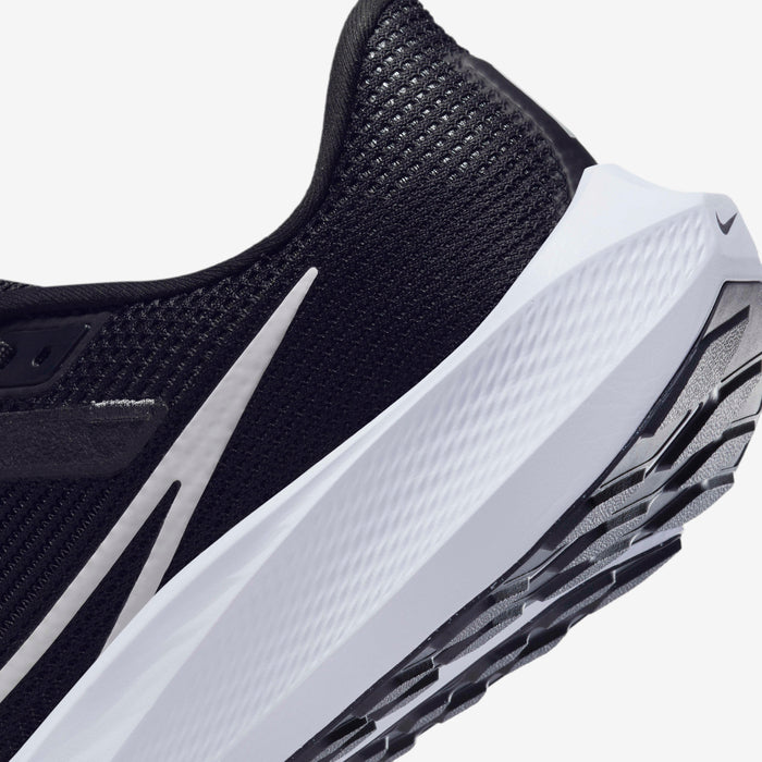 NIKE MEN'S AIR ZOOM PEGASUS 40 BLACK/WHITE RUNNING SHOES