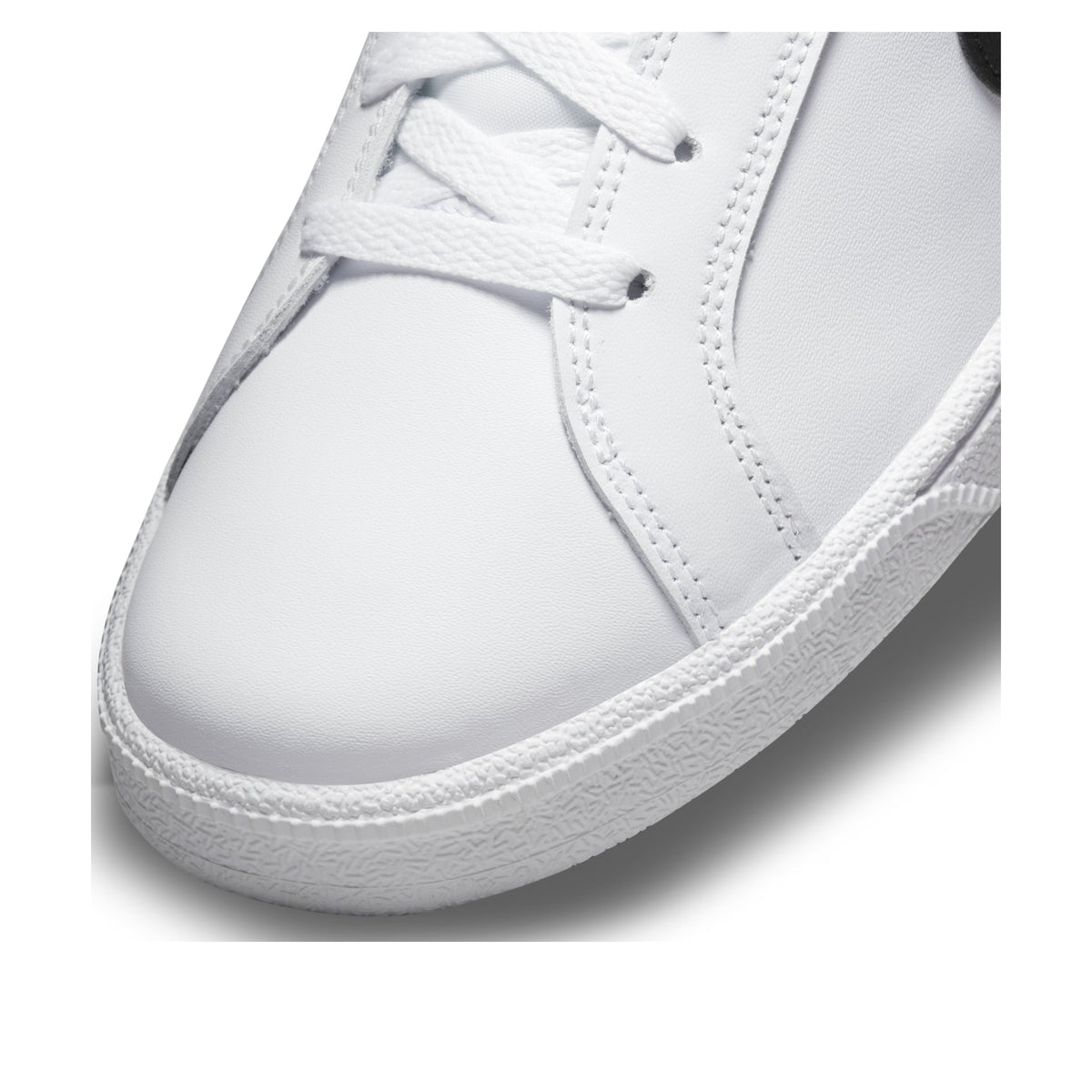 NIKE MEN'S COURT ROYALE WHITE/BLACK SNEAKER SHOES