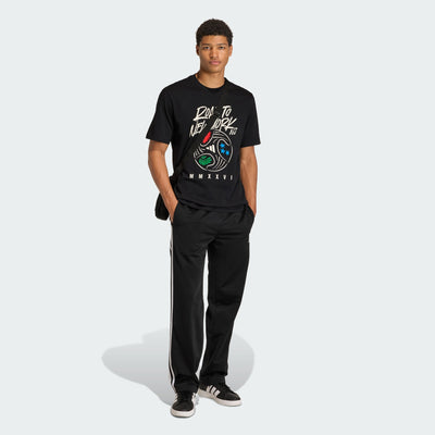 ADIDAS MEN'S FIFA World Cup 26™ Road To NY NJ Graphic BLACK TEE
