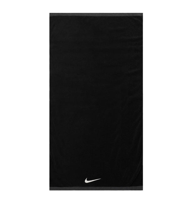 NIKE FUNDAMENTAL LARGE BLACK TOWEL