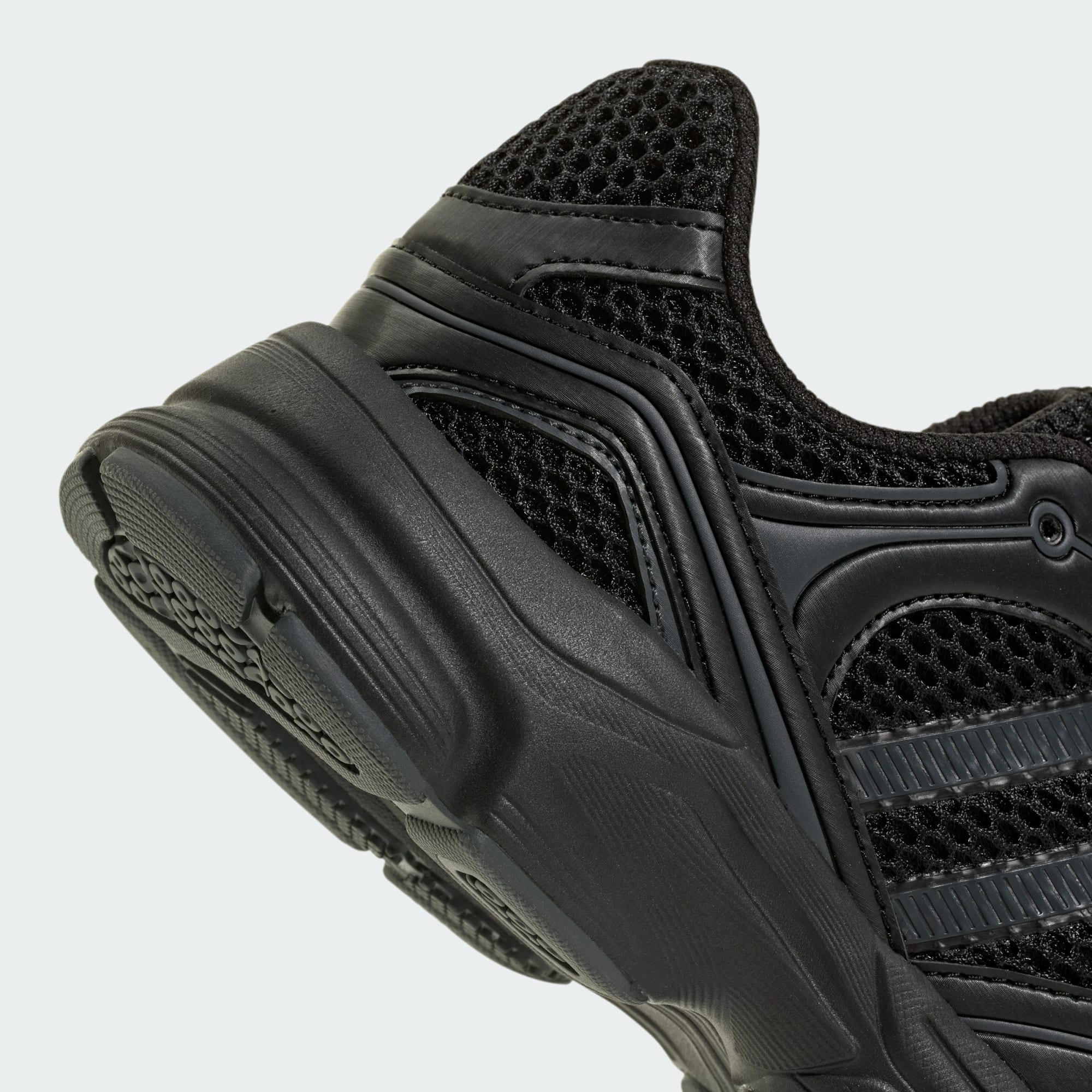 ADIDAS KID'S SPIRITAIN TRIPLE BLACK SNEAKER SHOES