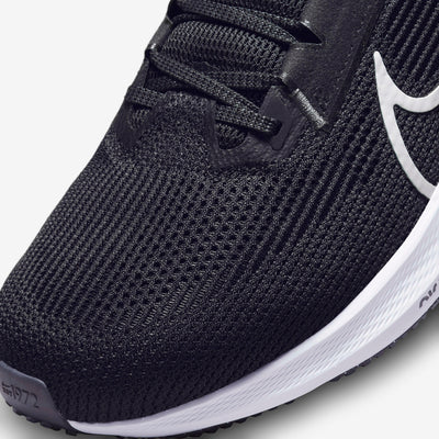 NIKE MEN'S AIR ZOOM PEGASUS 40 BLACK/WHITE RUNNING SHOES