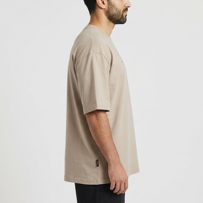 INSPORT mens Scuba tee in stone, side close-up