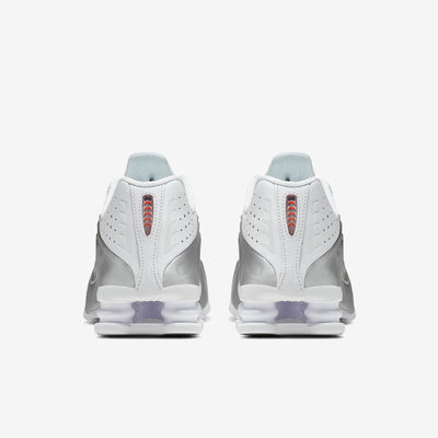 Nike Womens Shox R4 White/Metallic Silver heel