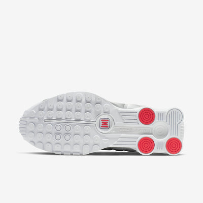 Nike Womens Shox R4 White/Metallic Silver outsole