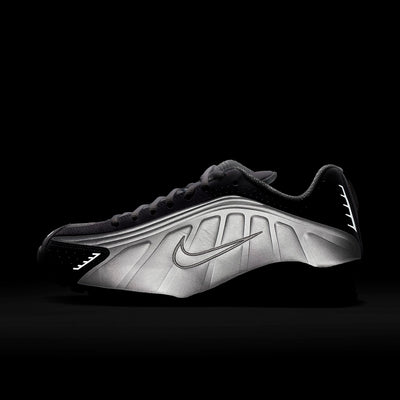 Nike Womens Shox R4 White/Metallic Silver studio shot