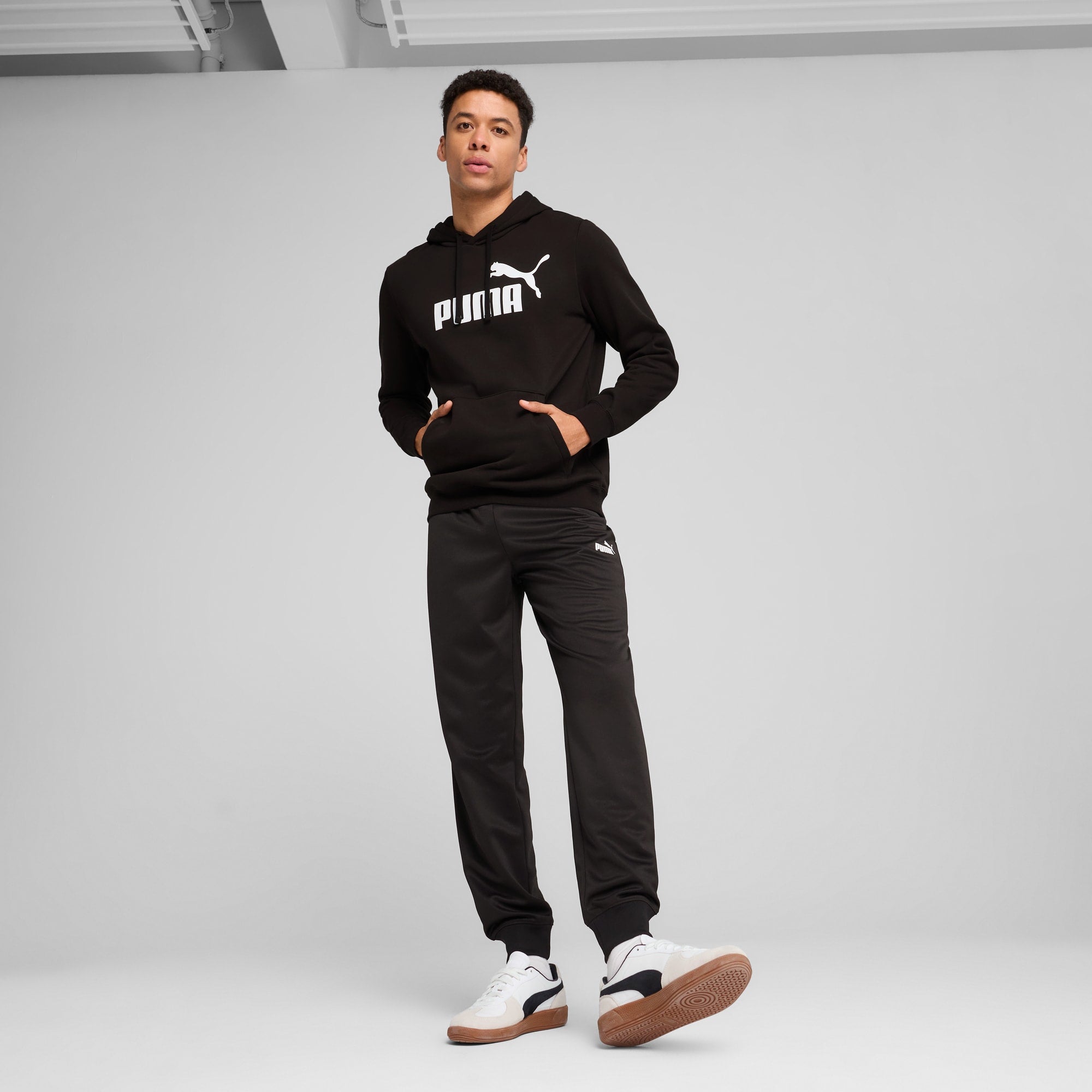 PUMA MEN'S ESSENTIALS NO. 1 LOGO FLEECE BLACK HOODIE