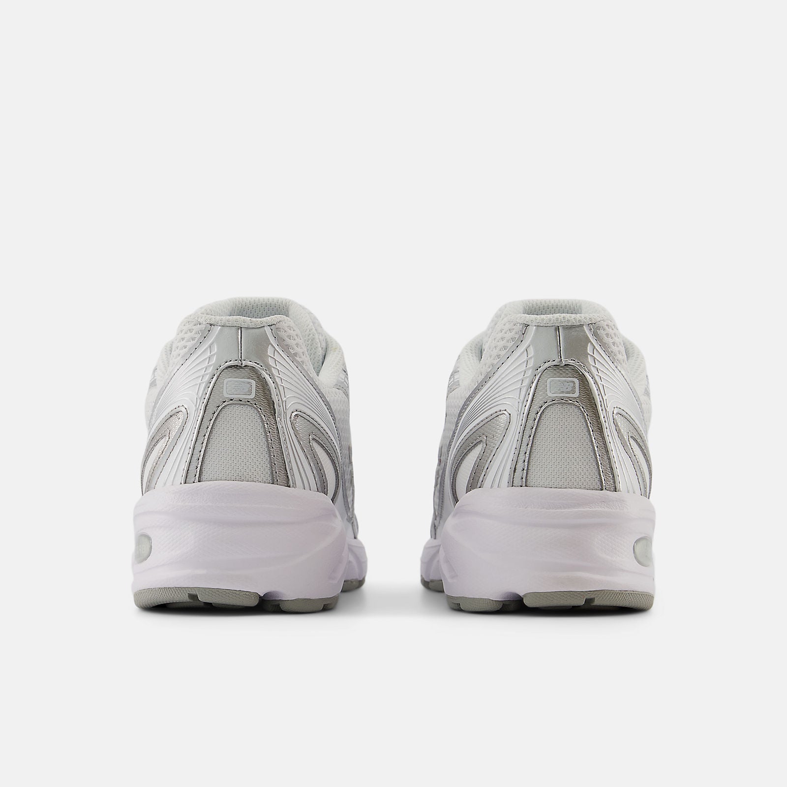 NEW BALANCE UNISEX 740 WHITE/SILVER SNEAKER SHOE (WIDTH D)