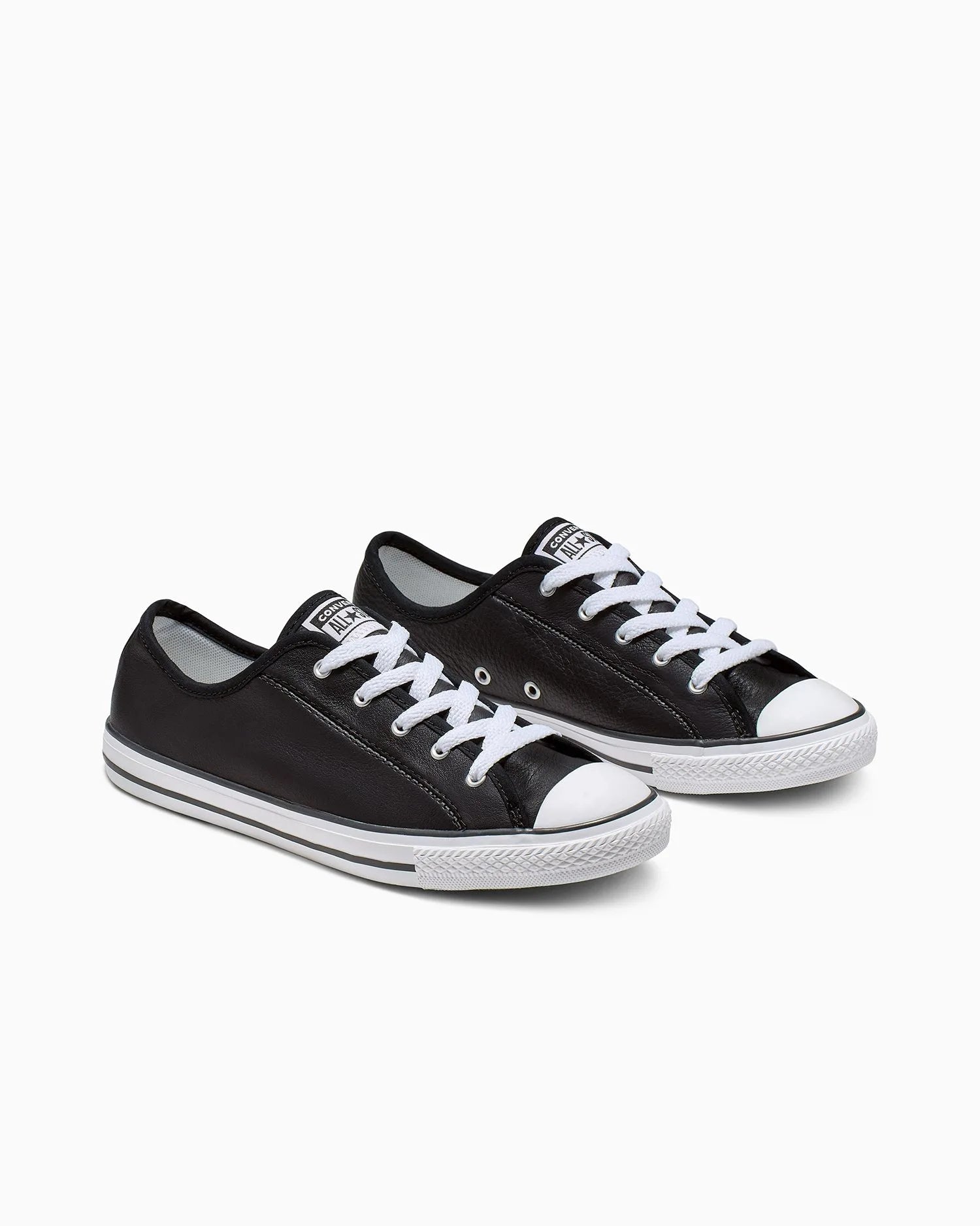 Converse Women's Chuck Taylor All-Star Dainty Low Black/White Sneaker Sheos