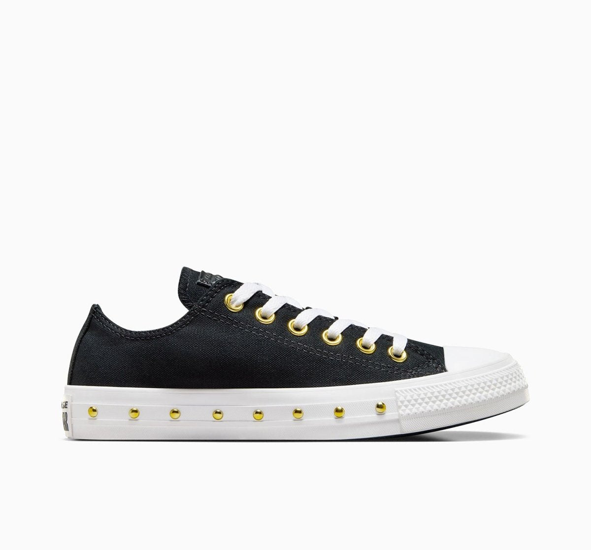 White converse with hot sale gold studs