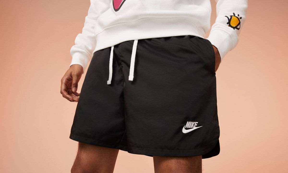 Nike woven logo sales shorts in black