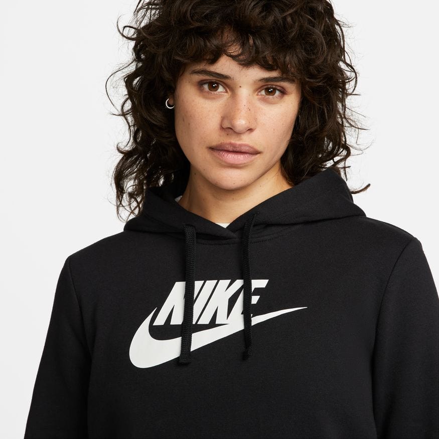 Nike NIKE WOMEN'S SPORTSWEAR CLUB FLEECE BLACK LOGO PULLOVER HOODIE - INSPORT